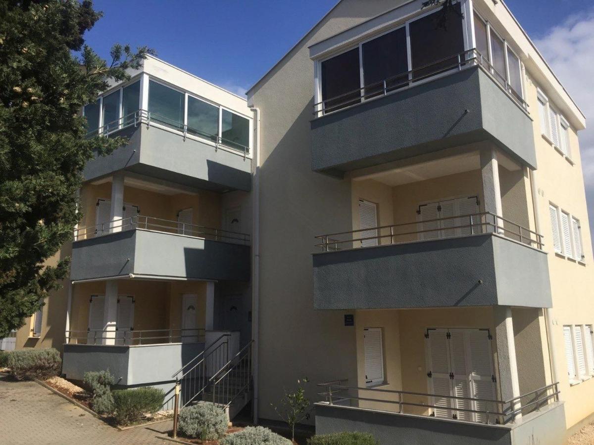 Apartments Puky Dreams Novalja Eksteriør bilde